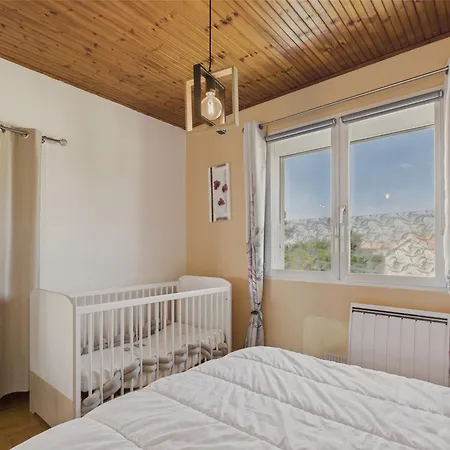 Maison Pour 2 Adultes Et 2 Enfants Avec Jardin