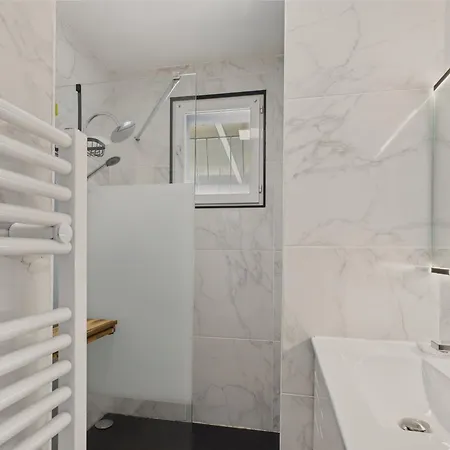 Casa vacanze Maison Pour 2 Adultes Et 2 Enfants Avec Jardin