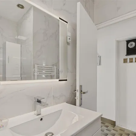 Casa vacanze Maison Pour 2 Adultes Et 2 Enfants Avec Jardin Le Bernard