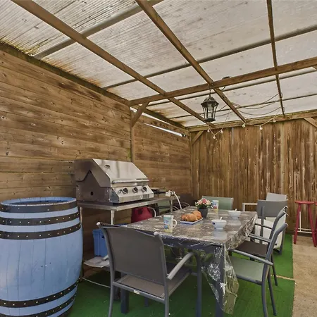 Maison Pour 2 Adultes Et 2 Enfants Avec Jardin