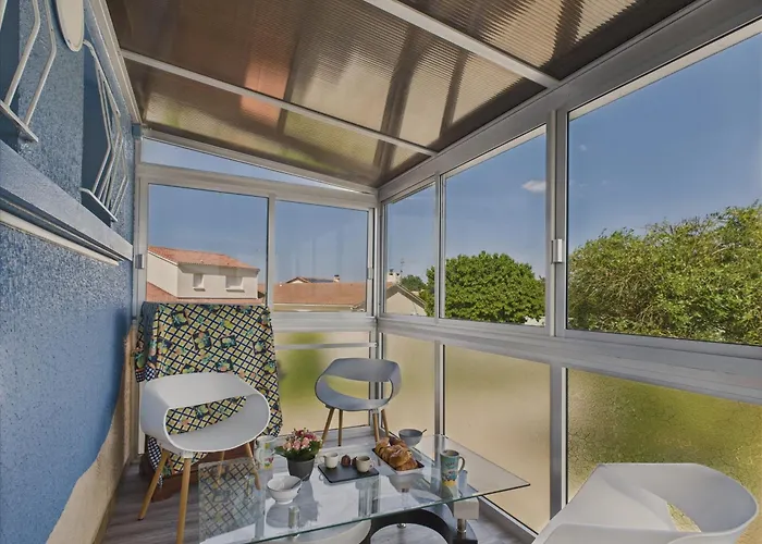 Maison Pour 2 Adultes Et 2 Enfants Avec Jardin *